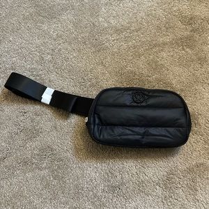 Lululemon Everywhere Belt Bag 1L *Wunder Puff